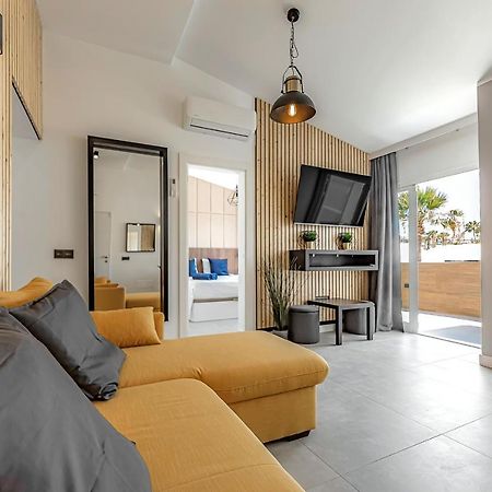 Apart Luxury Apartment In Island Village. Адехе Екстер'єр фото